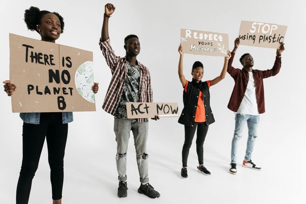 Les Manifestations Artistiques du XXIe Siècle : Exploration des Mouvements et Tendances Contemporains